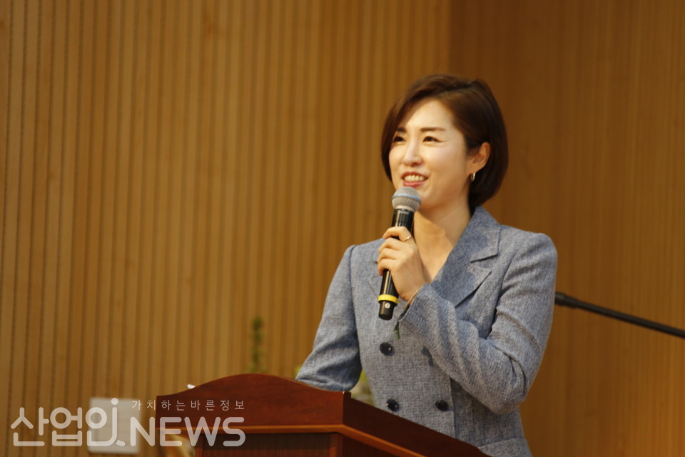 지난해 이어 올해도 행사 사회를 맡은 박희정 대전방송 아나운서. [황무선 기자]